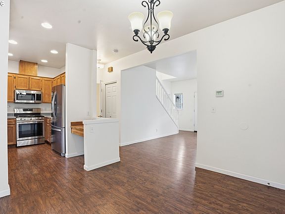 5th image of 419 NE 7th Ave