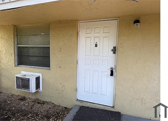 Studio, 500 sqft, $1,795 — Photo 2