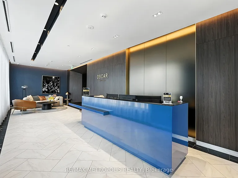 500 Dupont St #815 — Photo 14