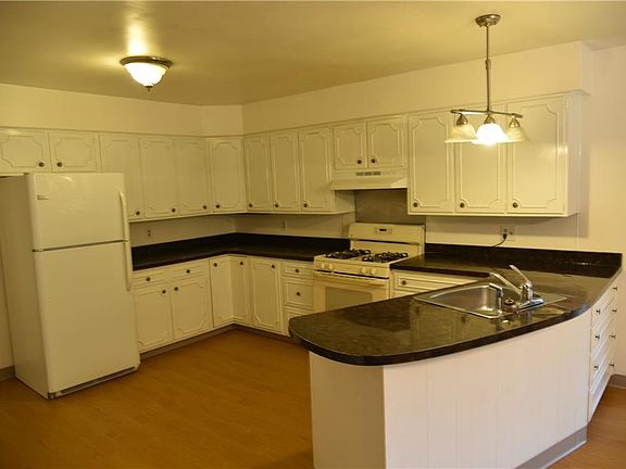 5th image of 2285 S Union St