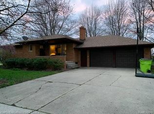 47575 Card Rd, Macomb, MI 48044