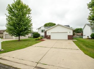 1215 18th St N, Moorhead, MN 56560