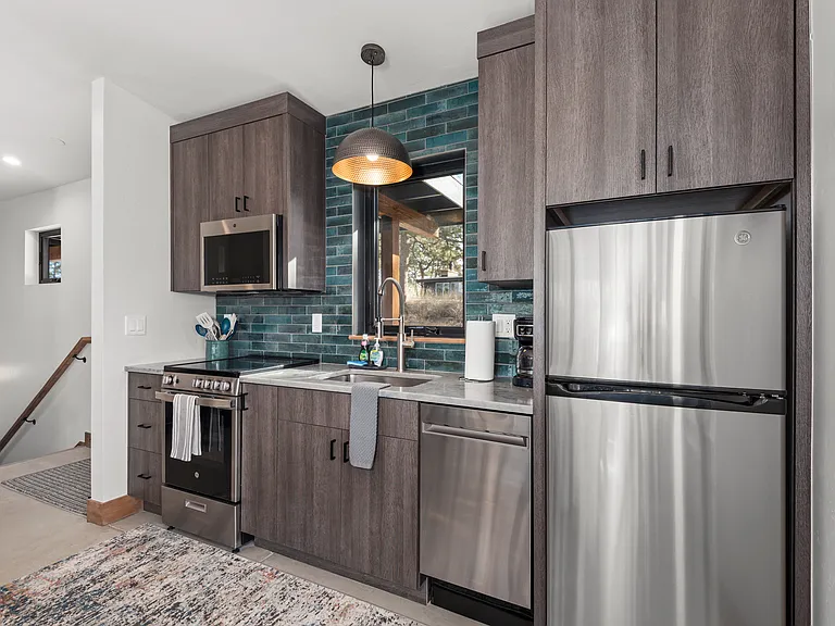 945 Nob Hill Rd #2 — Photo 24