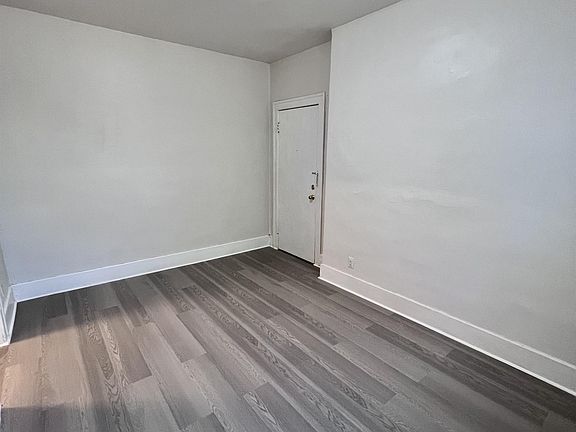 3rd image of 2236 Ontario St Unit 4