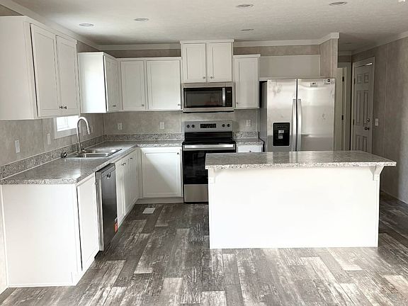 5th image of 377 Lyles Rd SE #3