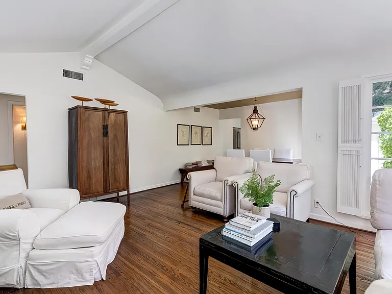 1448 N Beverly Dr — Photo 8
