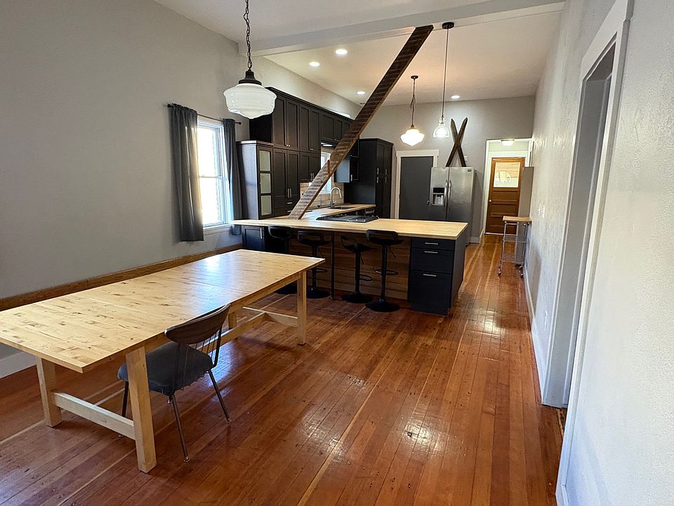 Dining room, island, kitchen