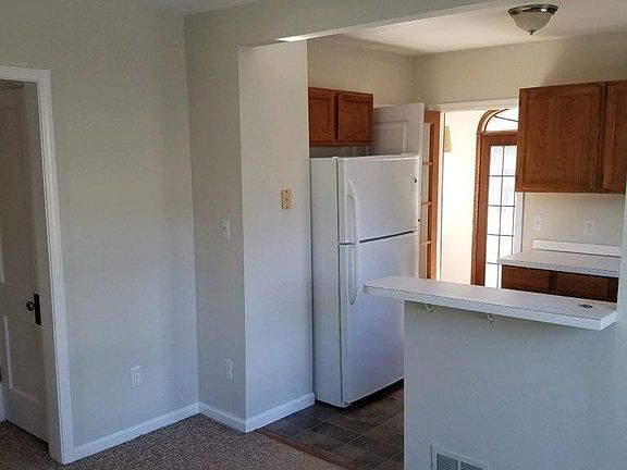 5th image of 1108 S Wilson Ave