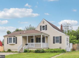 16 Park Dr, Bellmawr, NJ 08031
