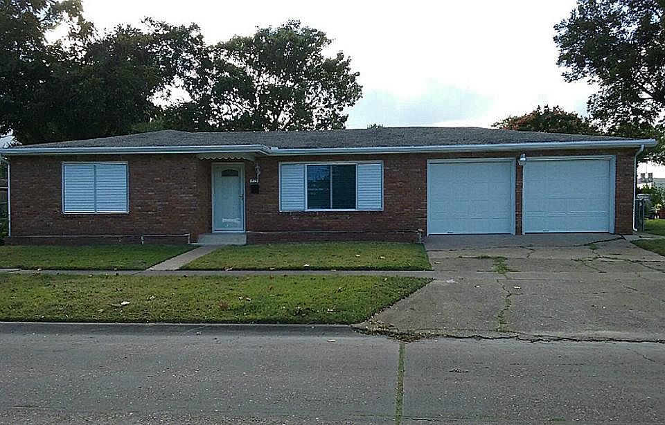1st image of 415 17th St N