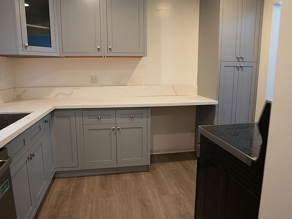 5th image of 1734 Barry Ave APT 1