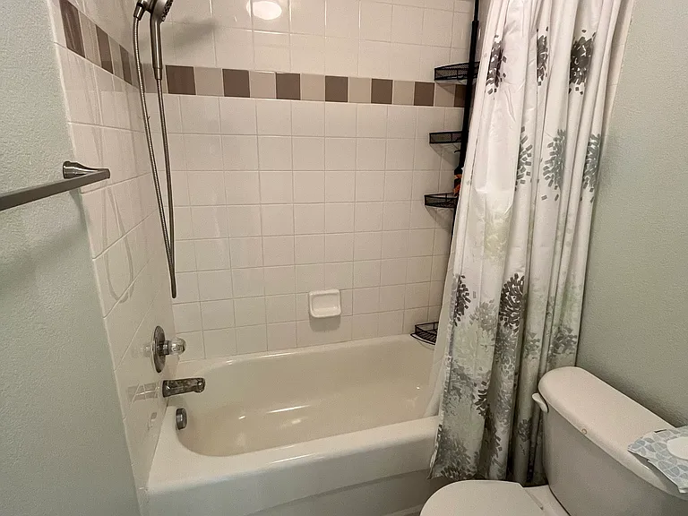 Full bathroom on the upper floor.