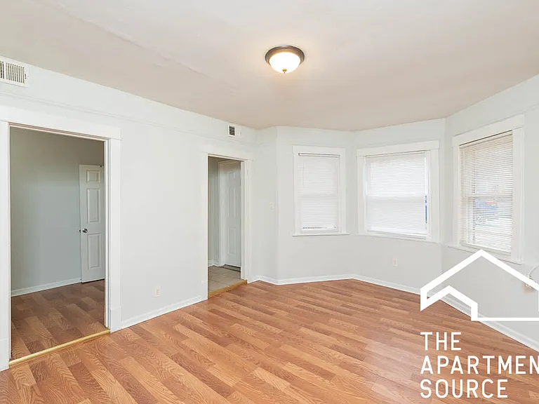 2026 N Kedvale Ave #G — Photo 2