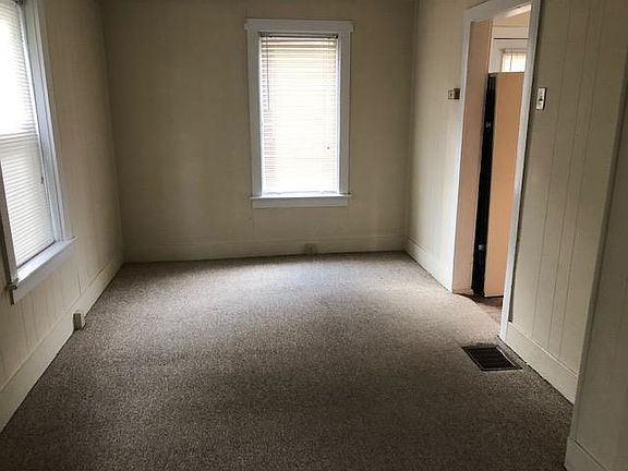 3rd image of 210 W 6th Ave
