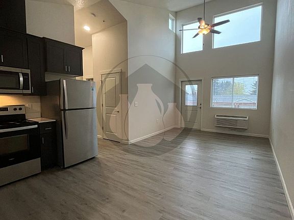 3rd image of 621-646 Plymouth Dr NE #301