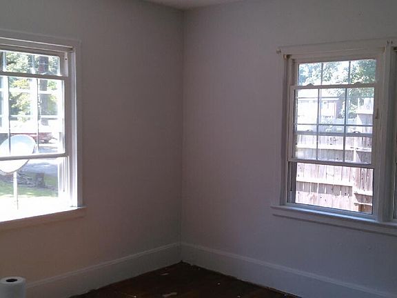 5th image of 300 McKenzie St
