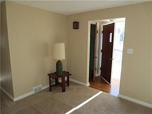 4th image of 4945 Clifton Pkwy