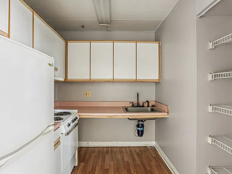 Peabody Apartments — Photo 16