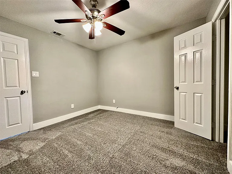 10210 Ashville Dr — Photo 7