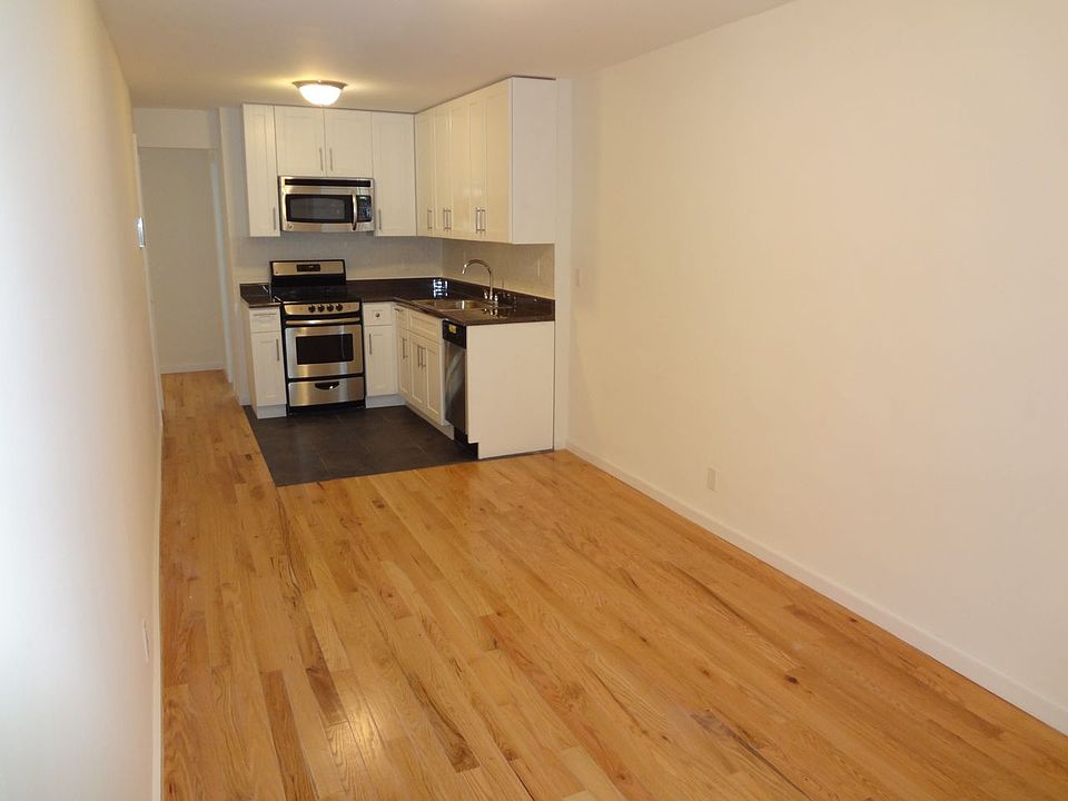2nd image of 125 E 7th St Frnt 2