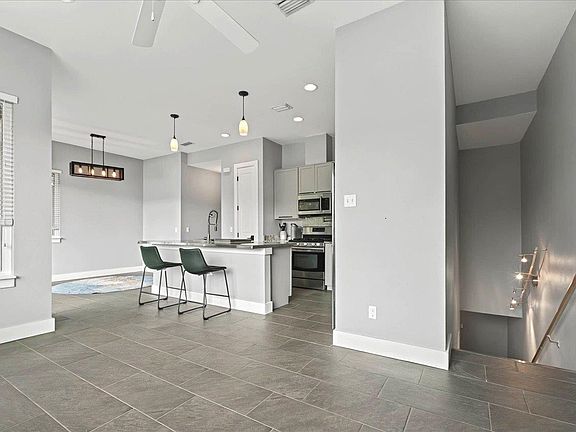 3rd image of 1819 Buford Ct #B
