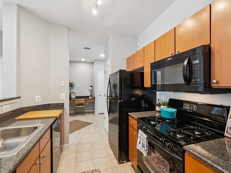 Stone Point Apartments — Photo 7