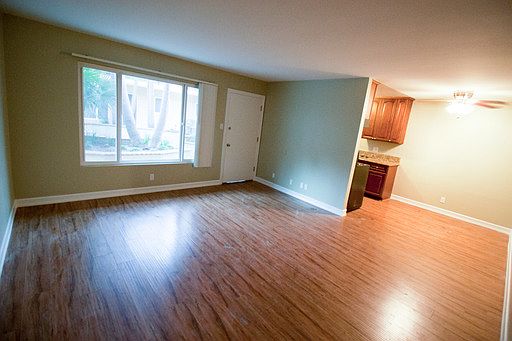 4th image of 4211 E 5th St APT 5