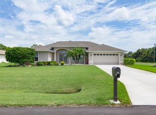 113 Hunter Rd, Rotonda West, FL 33947