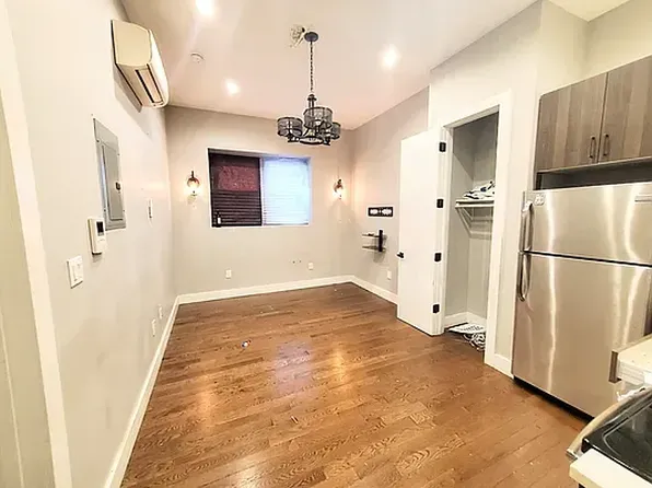 3059 Fulton Street image 3 of 4