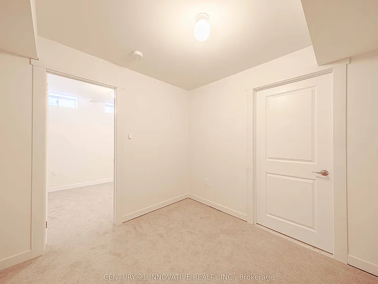 2057 Horace Duncan Cres #BASEMENT — Photo 18
