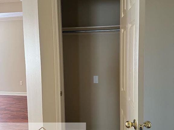 Small storage closet at the entrance.