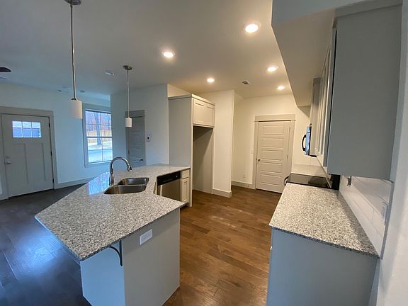 3rd image of 1 Sutherland Ln