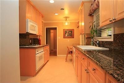 Beautifully updated kitchen