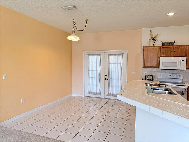 3010 Victoria Dr — Photo 21