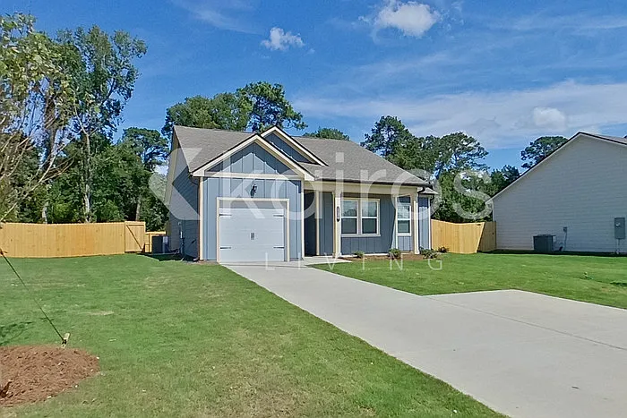 3 bed, 2.0 bath, 1152 sqft, $1,650 — Photo 2