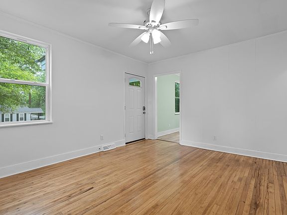 3rd image of 2217 Kingswood Dr