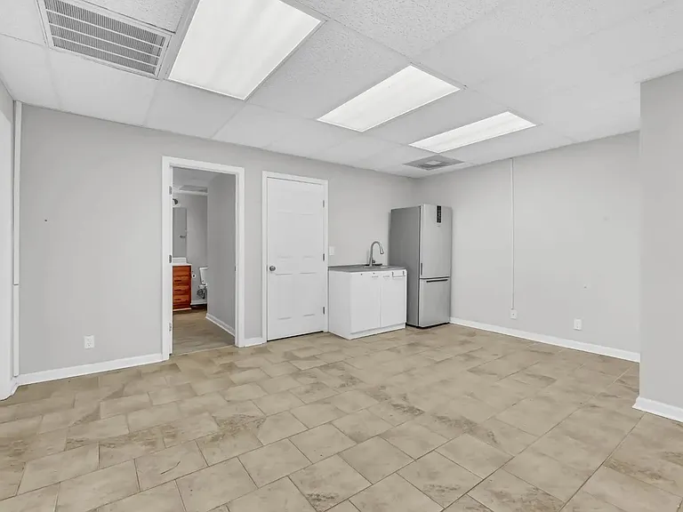 2552 Hattington Dr — Photo 12