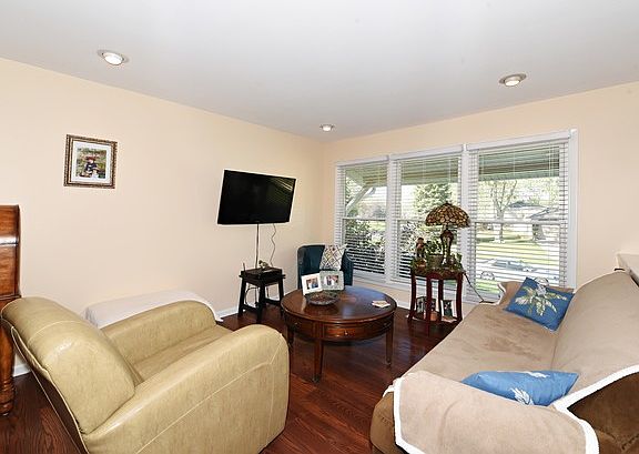 2nd image of 8001 Edgewood Ct