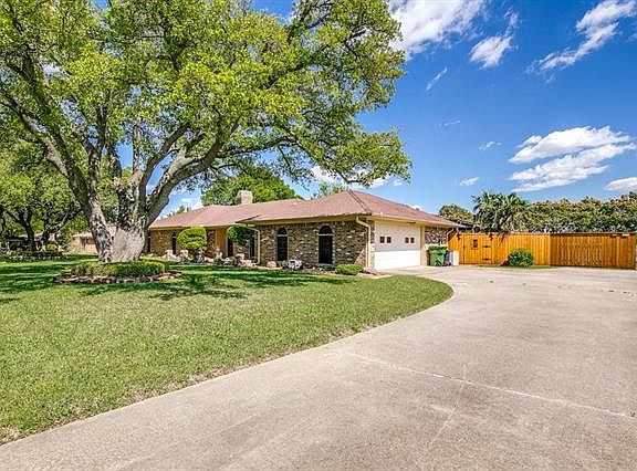 3rd image of 410 Cashmere Dr