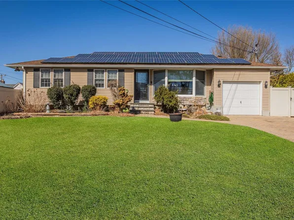 35 Priscilla Avenue, Deer Park, NY 11729