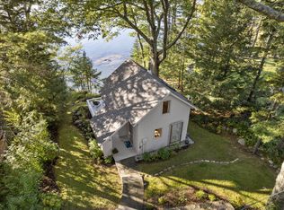 53 Shore Dr, Freeport, ME 04032