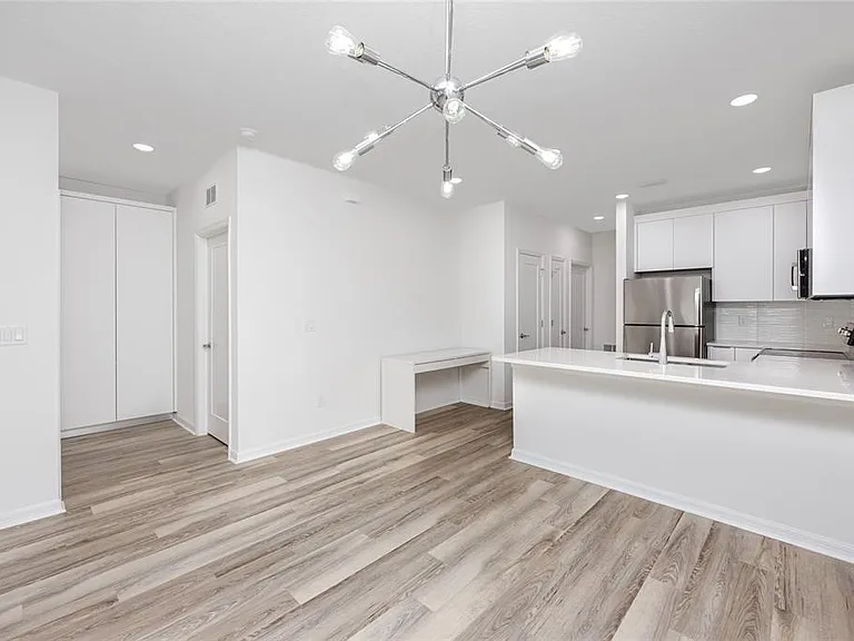 915 E 15th Ave #1 — Photo 14