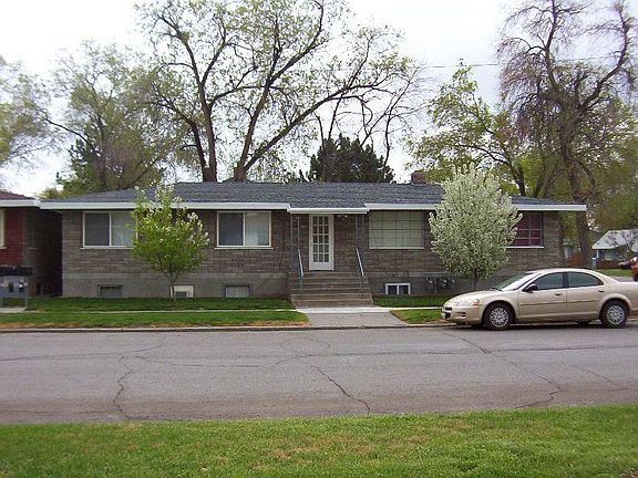 3rd image of 239 Castleford St W
