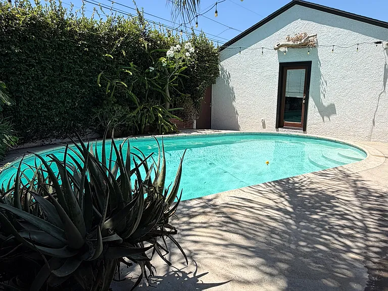 5425 Clark Ave — Photo 34