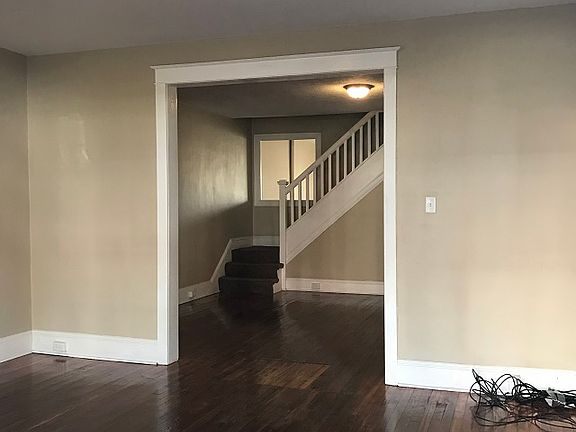 2nd image of 743 W Washington St