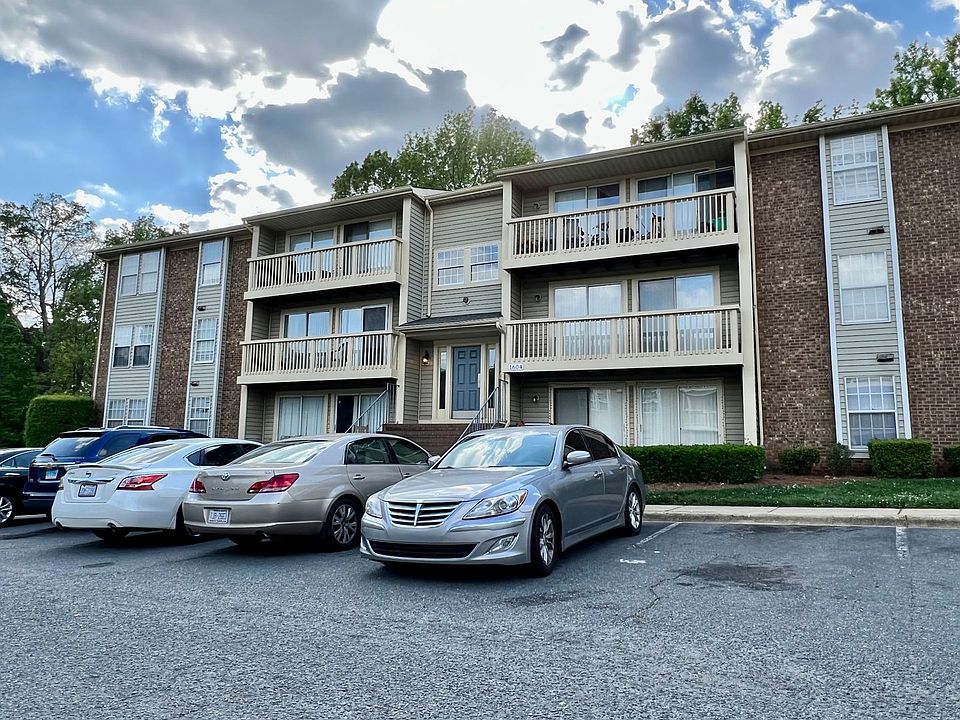 1st image of 1604 Arlyn Cir APT B