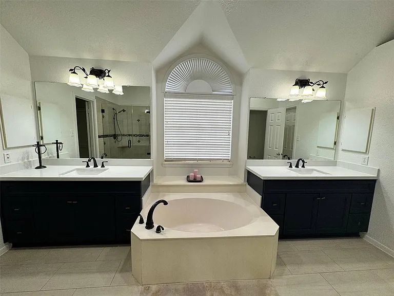 1718 Berkoff Dr — Photo 34