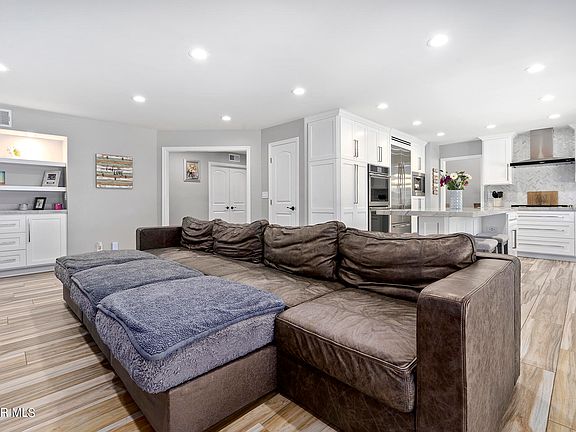 3rd image of 3947 Calle Buena Vis