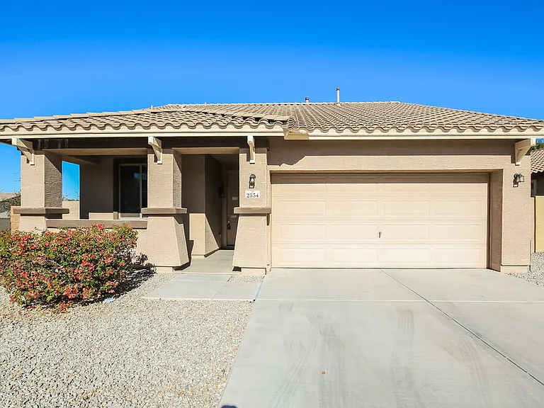 2534 W Beverly Rd — Photo 1