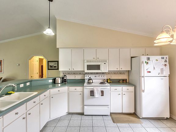 5th image of 19 White Dove Ln
